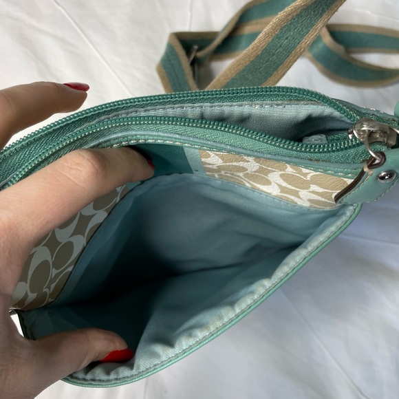 Coach crossbody - Picture 4 of 4